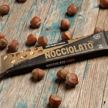 Carica l'immagine nel visualizzatore di Gallery, CIOCCOLATO NOCCIOLATO DARK GIANDUIA E NOCCIOLE INTERE | COD.000001274 | 125 g
