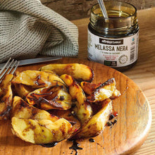 Carica l'immagine nel visualizzatore di Gallery, MELASSA NERA DI CANNA DA ZUCCHERO - BIO | COD. 00002946 | 280 g