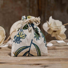 Carica l'immagine nel visualizzatore di Gallery, SACCHETTINO FIORI E FOGLIE VERDI | Cod.00005835| 9 x h.12 cm