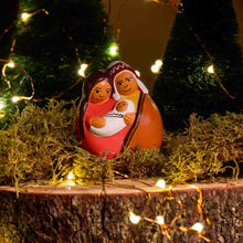 Carica l'immagine nel visualizzatore di Gallery, PRESEPE GUANCIA A GUANCIA | Cod.00005848| 4.5x6.5x7.5 cm