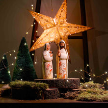 Carica l'immagine nel visualizzatore di Gallery, PRESEPE TUNICHE FLOREALI IN CERAMICA 2 FIGURE | Cod. 00005906 | 19X7cm