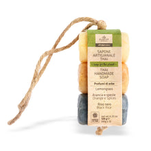 Carica l'immagine nel visualizzatore di Gallery, TRIS SAPONI ARTIGIANALE PROFUMI DI ERBA | COD.00007047 | 3 x 40 g