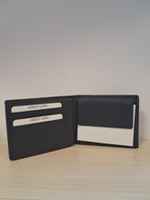 Carica l'immagine nel visualizzatore di Gallery, PORTAFOGLIO UOMO KAMARHATI CAFFE' | COD.HUBAQIN6081895 | aperto: 26x10x2 cm