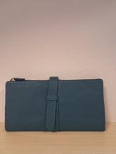 Carica l'immagine nel visualizzatore di Gallery, PORTAFOGLIO DONNA ESPLANADE PAVONE | COD.HUBAQIN6081864 | 20,5x19,5x2 cm