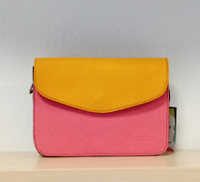 Carica l'immagine nel visualizzatore di Gallery, BORSA MARGOT LISCIA BASIC | COD.HUBAQIN0071812 |16x21x6cm