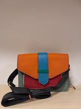 Carica l'immagine nel visualizzatore di Gallery, BORSA GRACE CHIUSURA REVERSIBILE | Cod.HUBAQIN1071836 | 21cmX15cmX5cm
