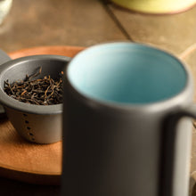 Carica l'immagine nel visualizzatore di Gallery, MUG GRANDE MODERN CHARCOAL AZZURRO | COD. 40003666 | dia 7,8 (tot 11 ) x h 13 cm