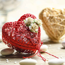 Carica l'immagine nel visualizzatore di Gallery, SCATOLINA CUORE IN ABACA | cm dia 7 x h 4