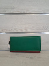 Carica l'immagine nel visualizzatore di Gallery, PORTAFOGLIO ESME LISCIO | COD.HUBAQIN1071869 |