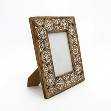 Carica l'immagine nel visualizzatore di Gallery, CORNICE PORTAFOTO LEGNO CERCHI | COD.HUBAQIN3041222 | 24×29cm