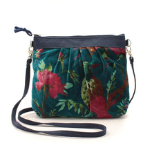 Carica l'immagine nel visualizzatore di Gallery, BORSA SWEETY UCCELLI BLU VELVET | Cod.HUBAQVNB3051824 | 25x21x4 cm