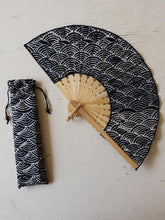 Carica l'immagine nel visualizzatore di Gallery, VENTAGLIO MEDIO CON POCHETTE | Cod.FOR099843 | Altezza 25-26 cm