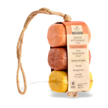 Carica l&#39;immagine nel visualizzatore di Gallery, TRIS SAPONI ARTIGIANALE PROFUMI DI FRUTTA | COD.00007046 | 3 x 40 g
