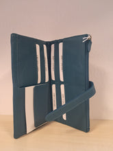 Carica l&#39;immagine nel visualizzatore di Gallery, PORTAFOGLIO DONNA ESPLANADE PAVONE | COD.HUBAQIN6081864 | 20,5x19,5x2 cm
