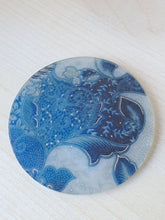 Carica l&#39;immagine nel visualizzatore di Gallery, SOTTOBICCHIERE &#39;BATIK&#39; IN TESSUTO E RESINA | COD.40046341
