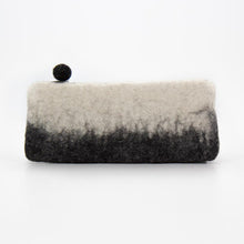 Carica l&#39;immagine nel visualizzatore di Gallery, ASTUCCIO PORTAPENNE BIANCO, GRIGIO | COD.HUBEAQNP1021814 | 22x9 cm
