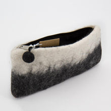 Carica l&#39;immagine nel visualizzatore di Gallery, ASTUCCIO PORTAPENNE BIANCO, GRIGIO | COD.HUBEAQNP1021814 | 22x9 cm
