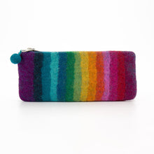Carica l&#39;immagine nel visualizzatore di Gallery, ASTUCCIO PORTAPENNE ARCOBALENO | COD.HUBEAQNP1021816 | 22x9 cm
