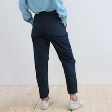 Carica l&#39;immagine nel visualizzatore di Gallery, PANTALONE AMBRETTA BLU ATLATICO | COD.HUBOEIN5021984 | S
