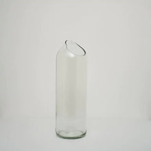 Carica l'immagine nel visualizzatore di Gallery, CARAFFA VASO KIKUBA VETRO | COD.HUBAQTZ0010816 / HUBAQTZ0010817 | 23cm
